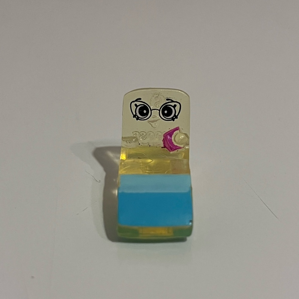 Shopkins Season 7 Lidia Lounge - Rare Translucent - Summer Pool Party